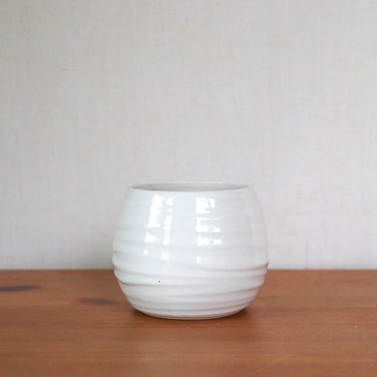 Glossy White Textured Cups